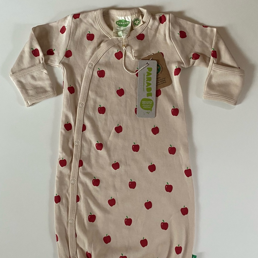 New - Parade Organics Red Apple Sleep Gown